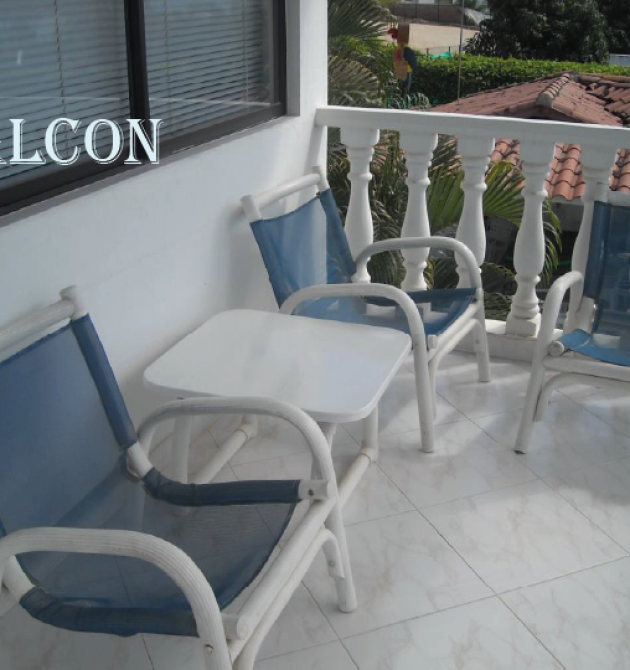 Mesa de trabajo 13