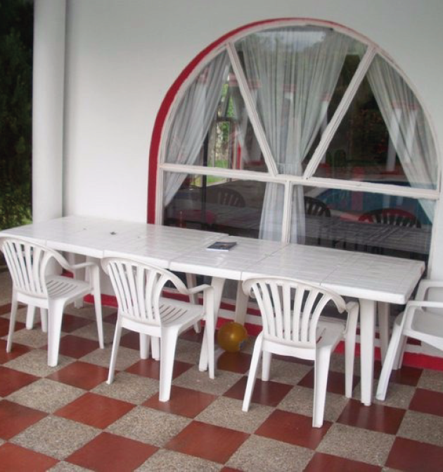 Mesa de trabajo 13