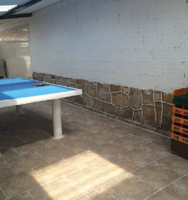 Mesa de trabajo 15