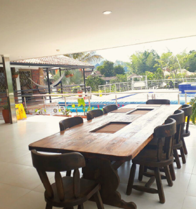 Mesa de trabajo 16